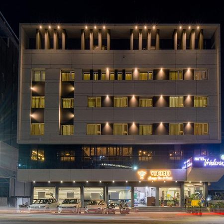 Hotel Vrindavan Deluxe 콜라푸르 외부 사진