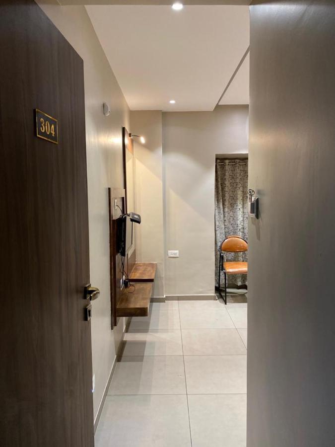 Hotel Vrindavan Deluxe 콜라푸르 외부 사진