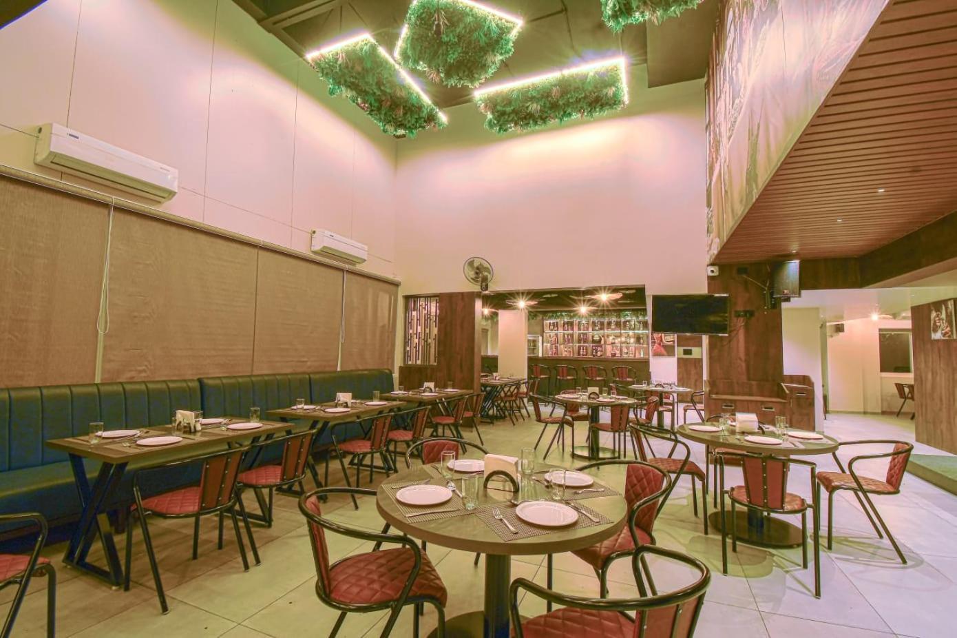 Hotel Vrindavan Deluxe 콜라푸르 외부 사진