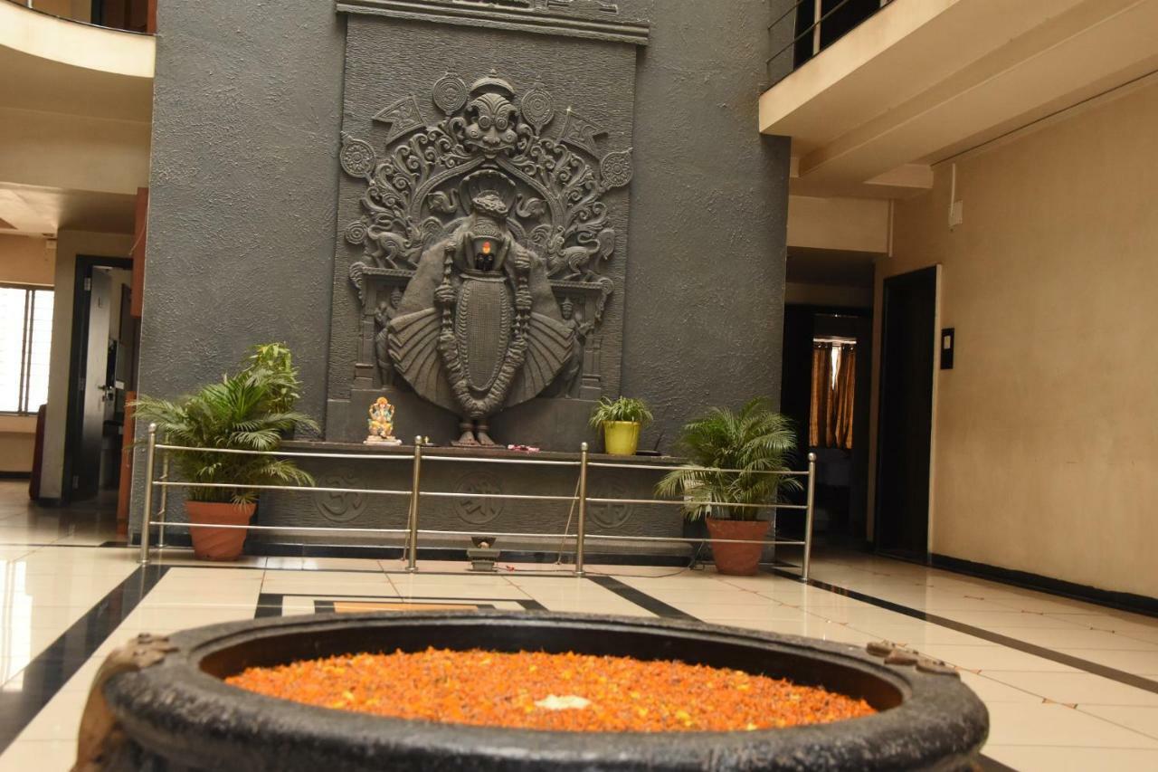 Hotel Vrindavan Deluxe 콜라푸르 외부 사진