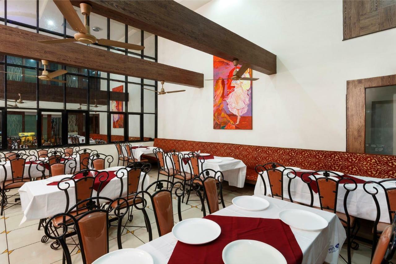 Hotel Vrindavan Deluxe 콜라푸르 외부 사진